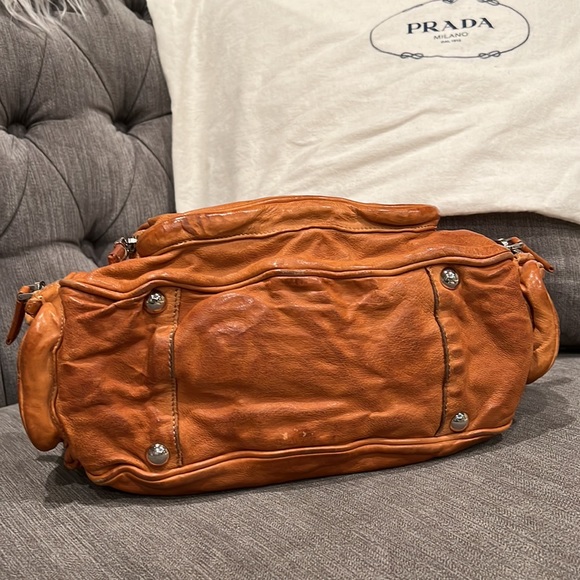 Prada distressed leather handbag - Picture 7 of 11